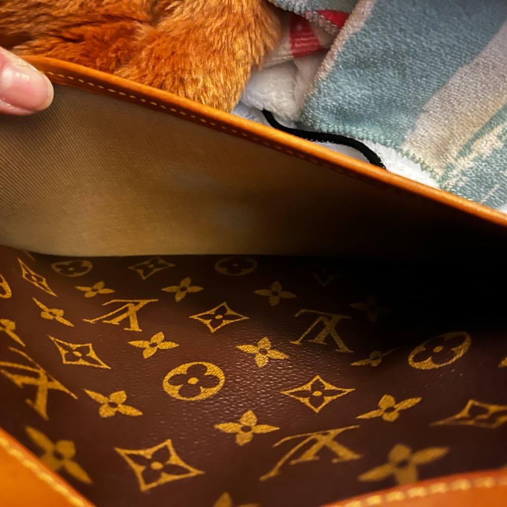 SOLD $800 LV Deauville - beautiful vintage condition. - Picture 9 of 16